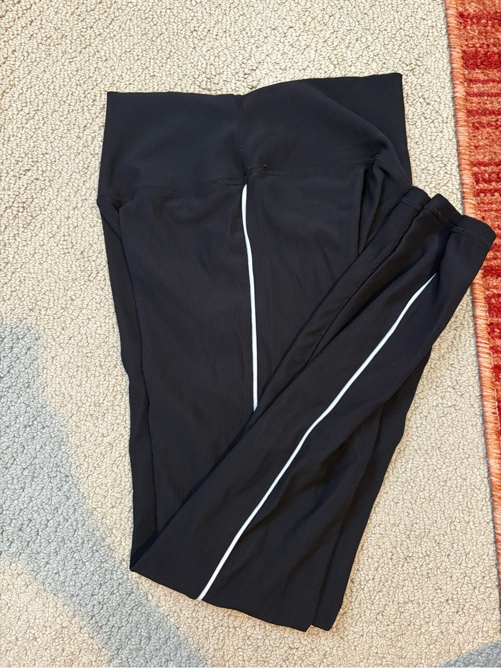 WILO Black Active Tank & Legging Set with White Piping - Picture 2 of 5